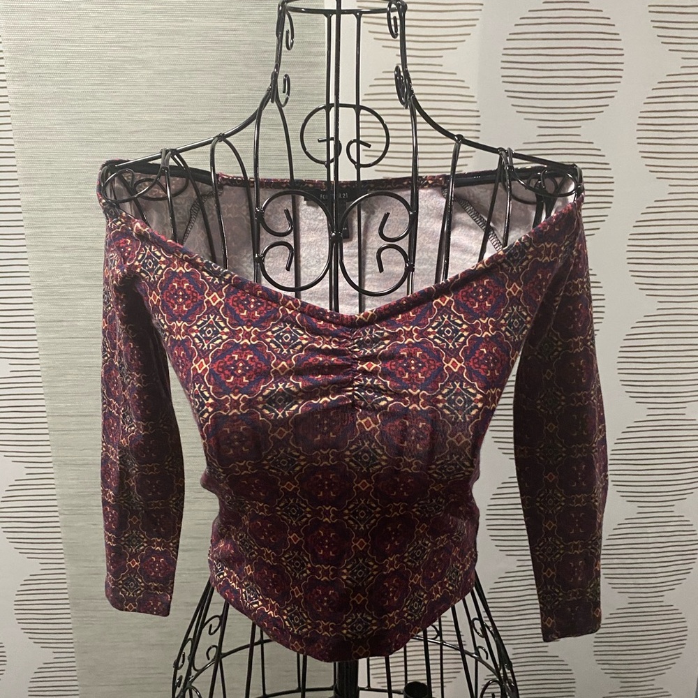 Long sleeve crop top